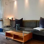 Stilvolle Mit Balkon&parkplatz *