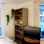 Apartment Stilvolle Mit Balkon & Parkplatz Rostock