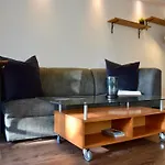 Stilvolle Mit Balkon&parkplatz Rostock