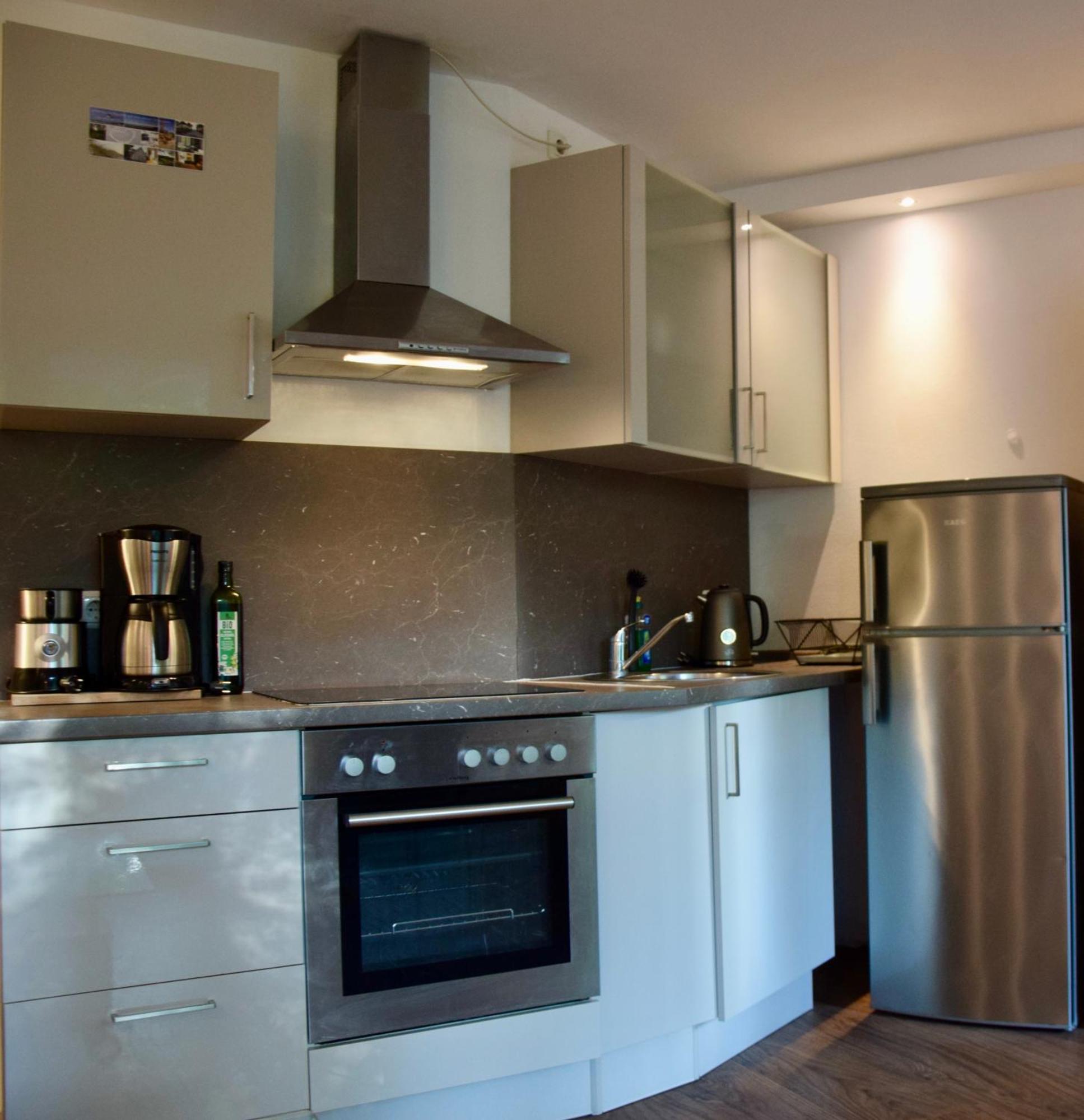 Apartment Stilvolle Mit Balkon & Parkplatz *